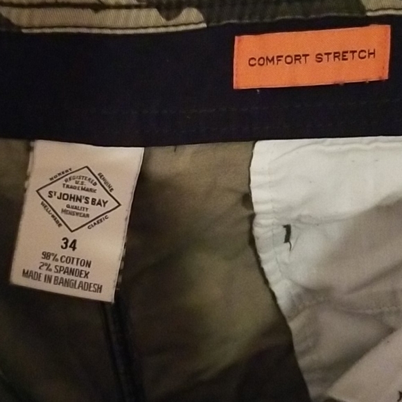 St. John's Bay Men's Camo Shorts - Picture 3 of 3